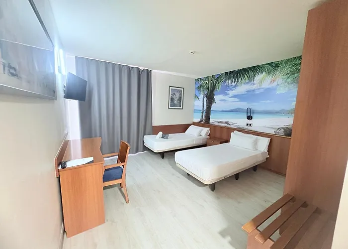 Futurotel Paradise 4* カンブリルス