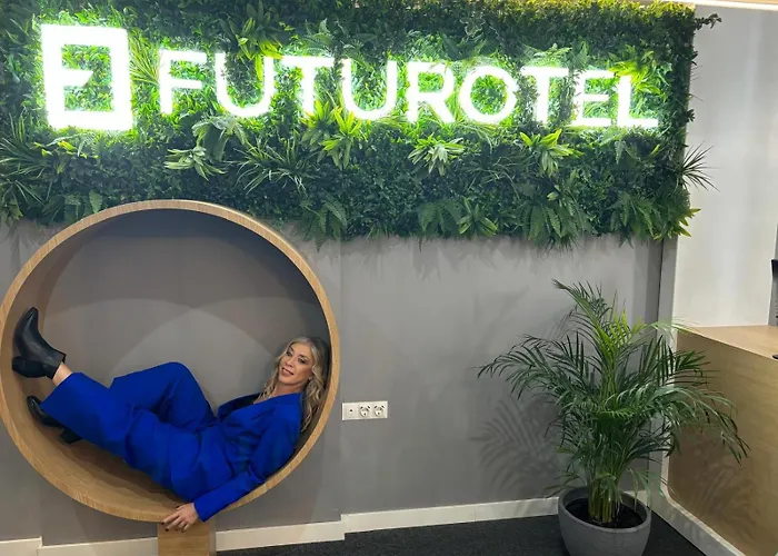 ホテル Futurotel Paradise カンブリルス
